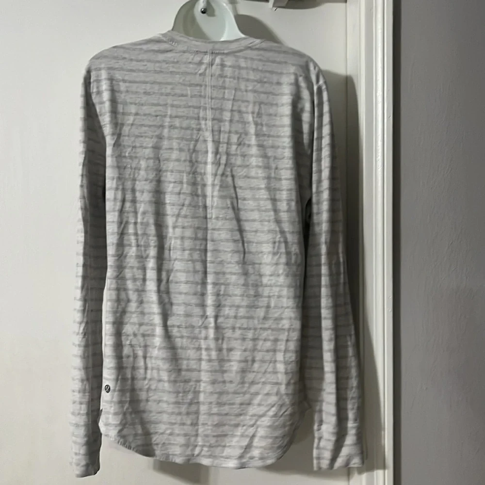 Lululemon long sleeve shirt